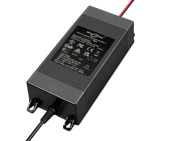 定制類電源充電器