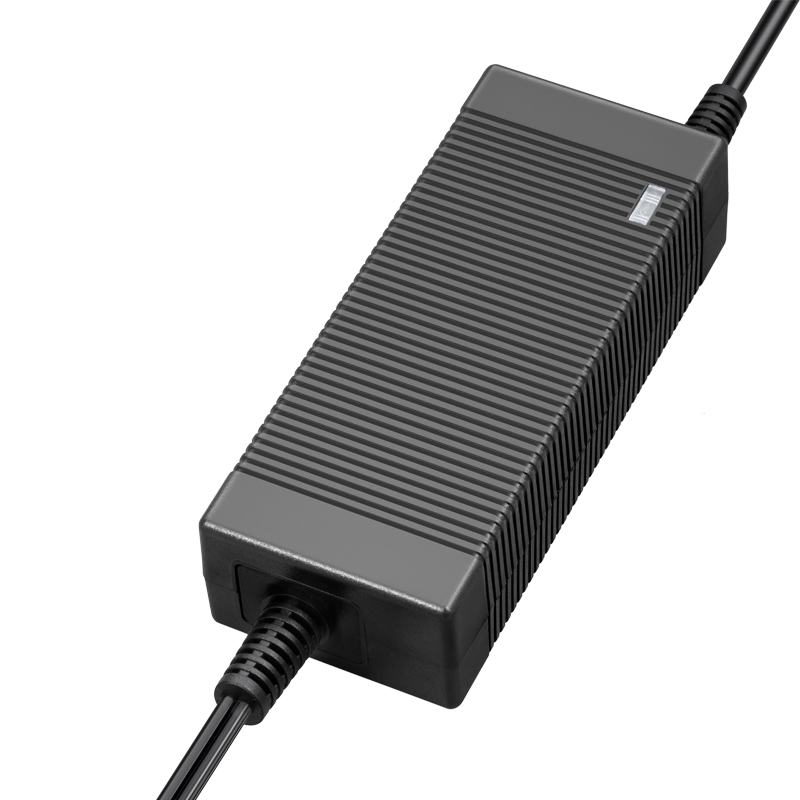 120W車載電源適配器